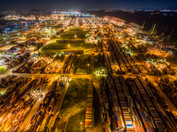 航拍 广州南沙港夜景集装箱码头 装卸工作