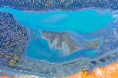中国新疆北疆阿勒泰喀纳斯风景区秋天神仙湾