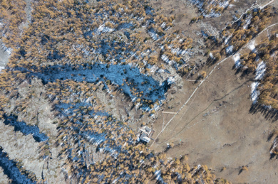 中国新疆北疆阿勒泰秋日雪山