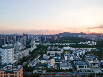 中国广州黄埔玉岩中学航拍
