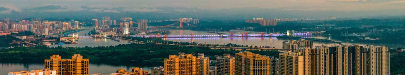 中国湖北宜昌雨后城市风光航拍