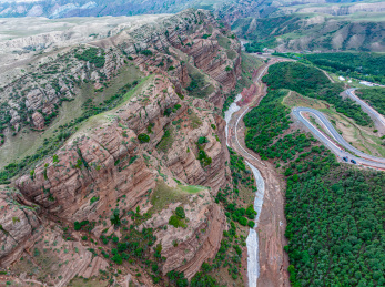 中国新疆S101省道百里丹霞风景区航拍