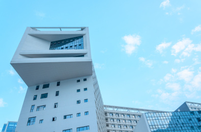 深圳大学白色现代城市建筑网红楼