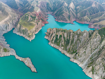 中国新疆昌吉S101省道肯斯瓦特水利枢纽