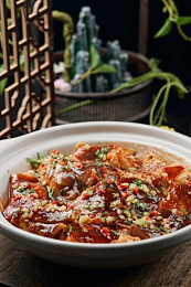 酱焖砂锅鱼头煲