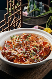 酱焖砂锅鱼头煲