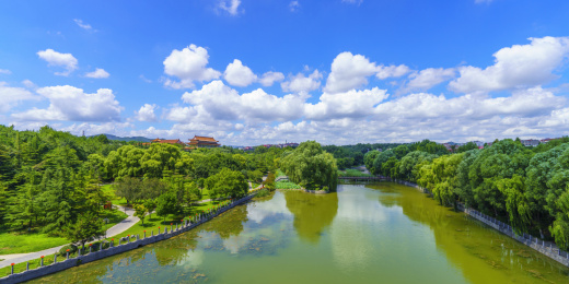 山东青州南阳湖风景区范公亭公园夏天风景