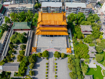 航拍夏季河南许昌春秋楼景区古建筑