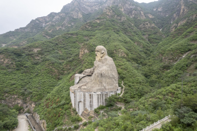 圣莲山风景区老子雕像特写
