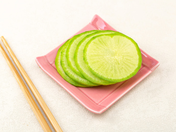 火锅串串麻辣烫食材白萝卜片