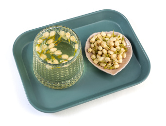 白茉莉花茶特写