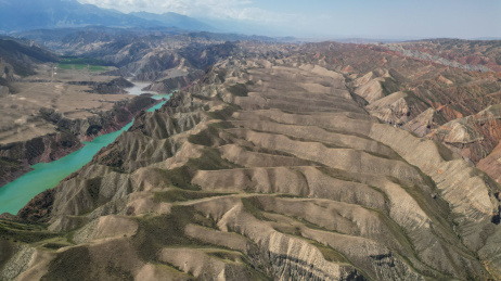 中国新疆S101省道肯斯瓦特水库