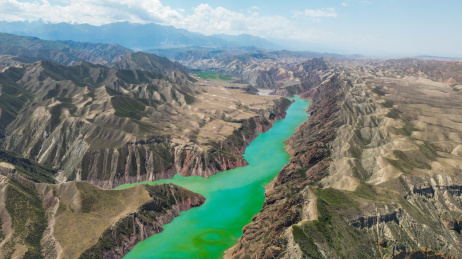 中国新疆S101省道肯斯瓦特水库