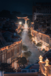 中国福建省泉州市百年中山路钟楼夜景