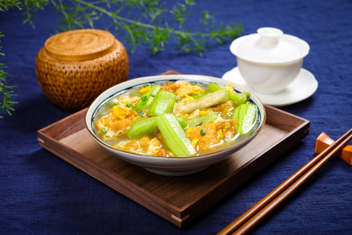 家常菜肴美食胜瓜鸡蛋汤