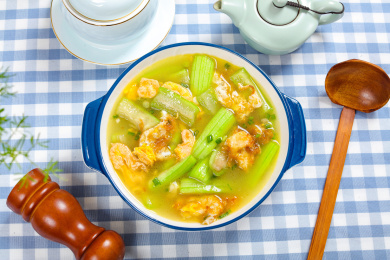 家常菜肴美食胜瓜鸡蛋汤