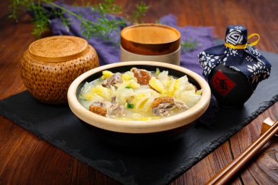 特色农家菜烤鸭白菜汤
