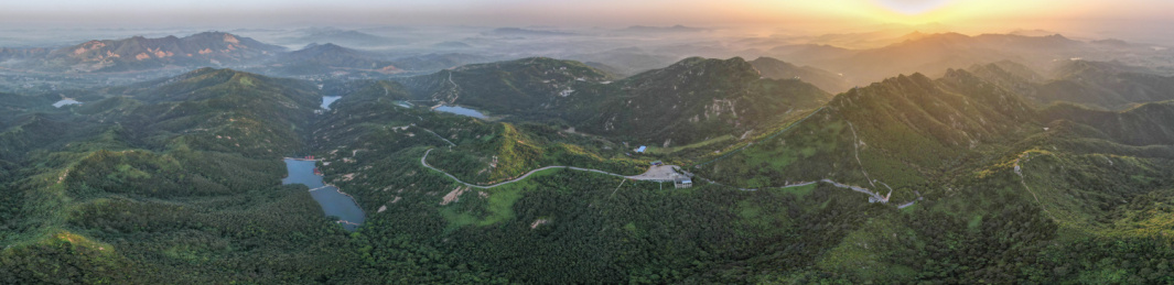 航拍河南方城4A级景区七峰山日出全景图