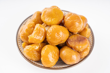 餐盘里的油栗子