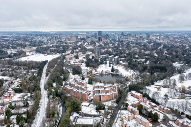 英国英格兰伯明翰大学雪景