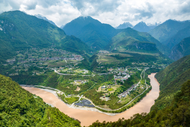 云南贡山风情丙中洛乡村旅游区自然风光