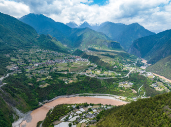 云南贡山风情丙中洛乡村旅游区自然风光