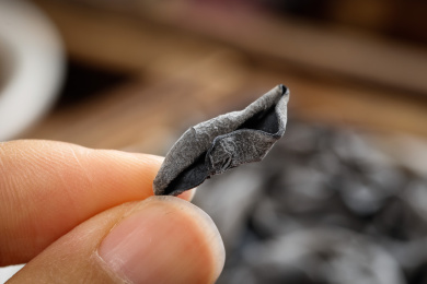 深底上的小碗耳