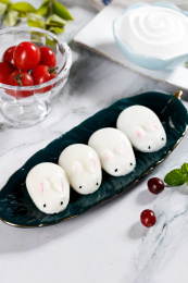 盘子里的小兔子布丁