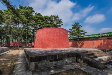 中国河北省遵化市清东陵裕妃陵墓塚园林建筑