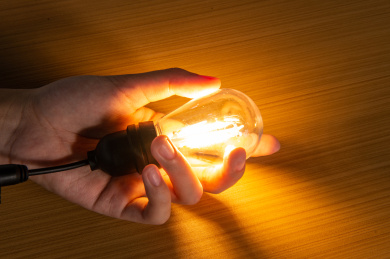 新款节能氛围灯泡展示