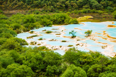 四川黄龙彩池美景