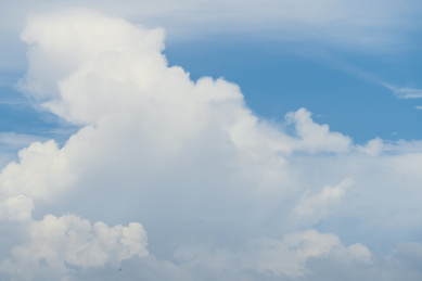 天空中的积雨云