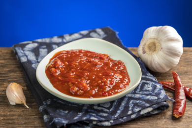 开胃下饭的蒜蓉辣椒酱特写