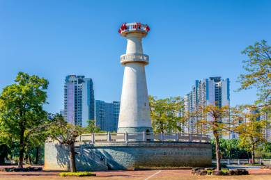 中国广东湛江中澳友谊花园灯塔广场