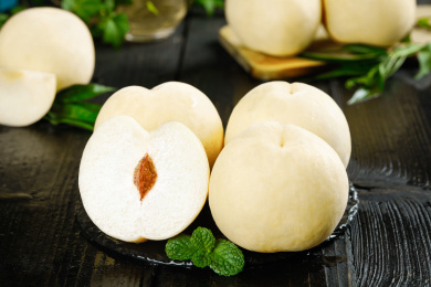 深底上的蒙阴白桃