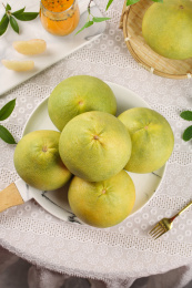 浅底上的文旦柚