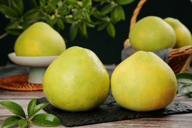 深底上的文旦柚