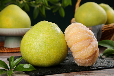 深底上的文旦柚