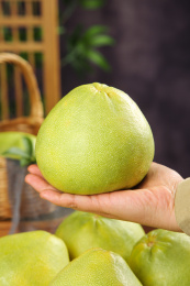 深底上的文旦柚