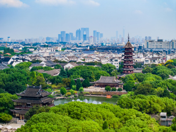 航拍苏州盘门景区中式园林建筑苏州古城