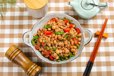 家常小炒菜肴肉沫炒花生米