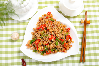 家常小炒菜肴肉沫炒花生米