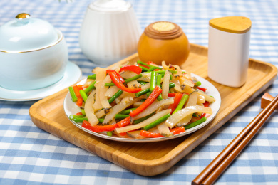 营养美味家常菜辣椒蒜苔炒响螺肉干