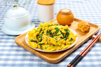 家常小炒菜肴葱香炒鸡蛋