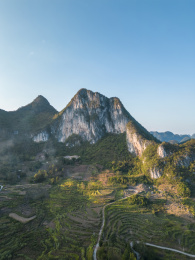贵州山区断崖风光