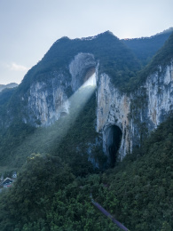 贵州紫云县格凸河景区的天神光