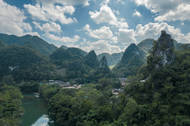 贵州省紫云县格凸河景区的大河苗寨