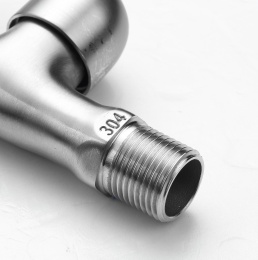 单冷不锈钢304水龙头进水口螺纹特写