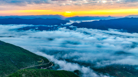 重庆山区秋天日绘美图