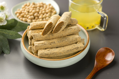 天津传统小吃豆根糖黄豆糖特写